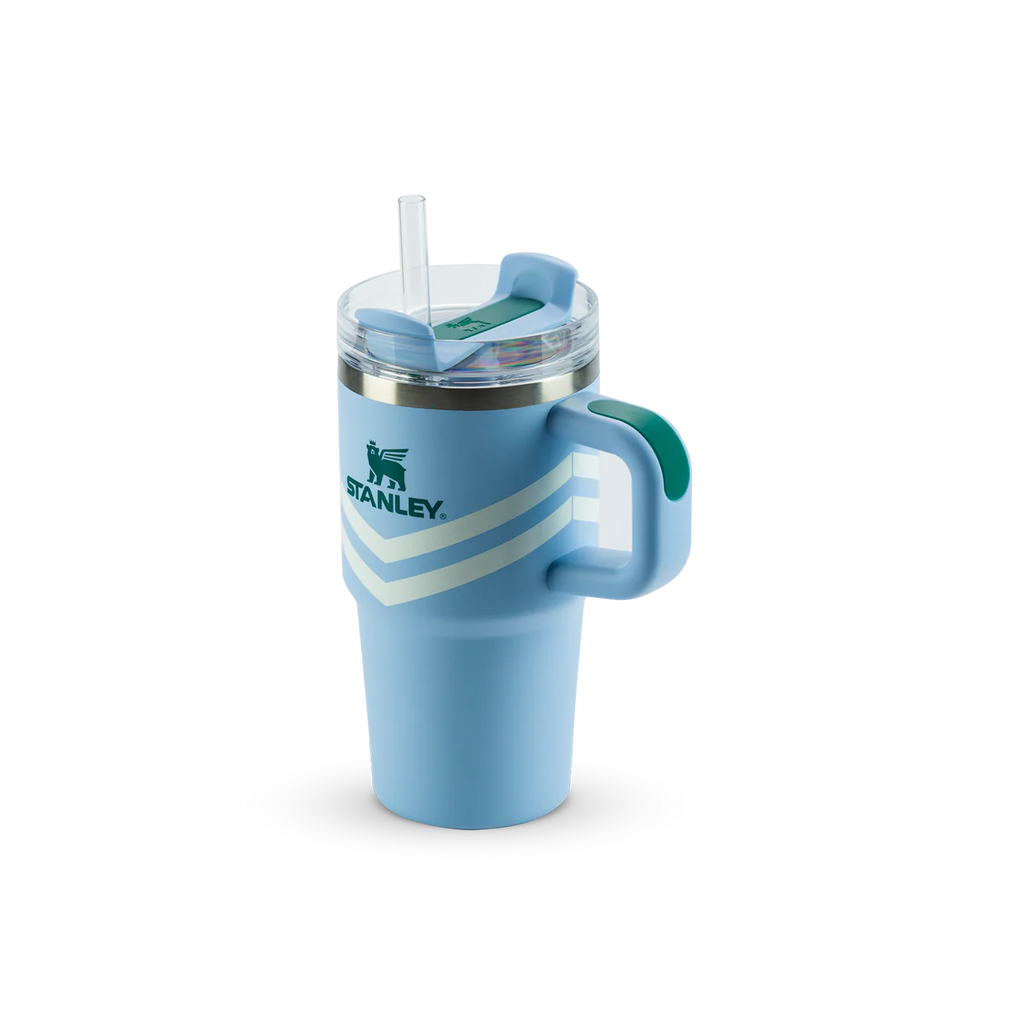 COPO QUENCHER COM ALÇA CORNFLOWER CHEVRON STANLEY | 591ML